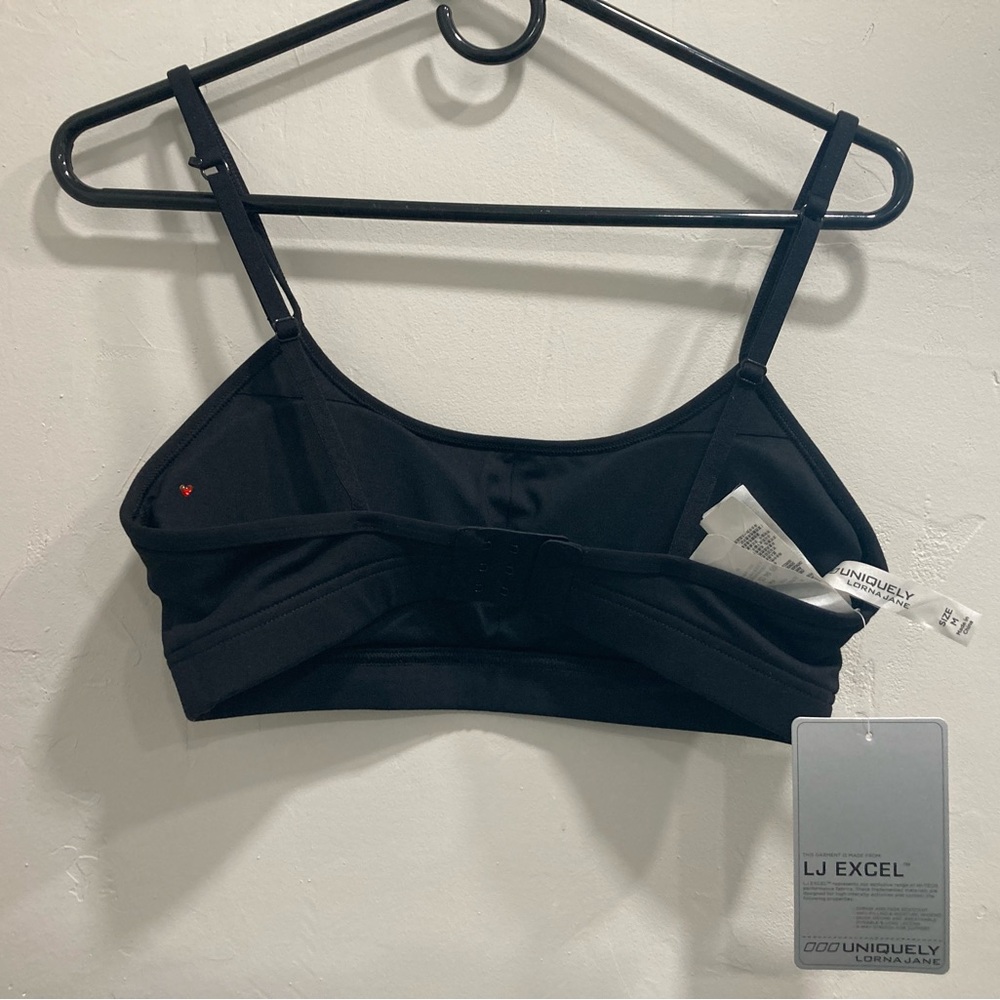 Lorna Jane Classic Black Sports Bra NWT - Picture 2 of 9